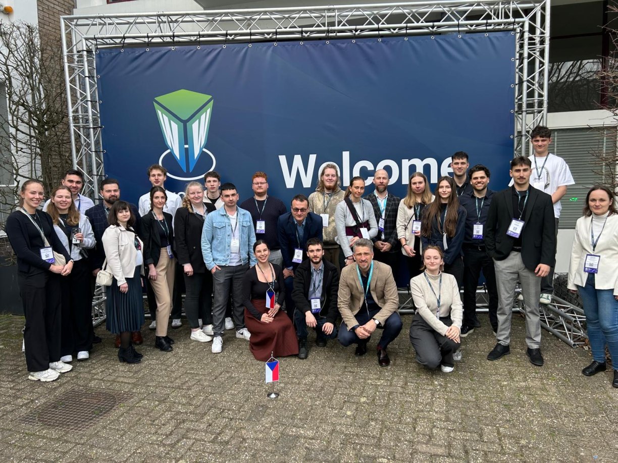 Týmová práce s daty a studenti jako budoucí lídři oboru. Co jsme si odvezli z evropské konference IFMA v Haagu