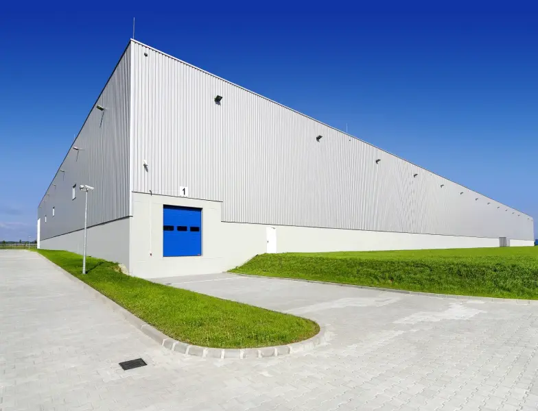 V průmyslu a logistice hraje stále více prim udržitelnost. Firmy chtějí mít kontrolu nad provozem budov. Populárním řešením jsou nyní energetické služby se zárukou
